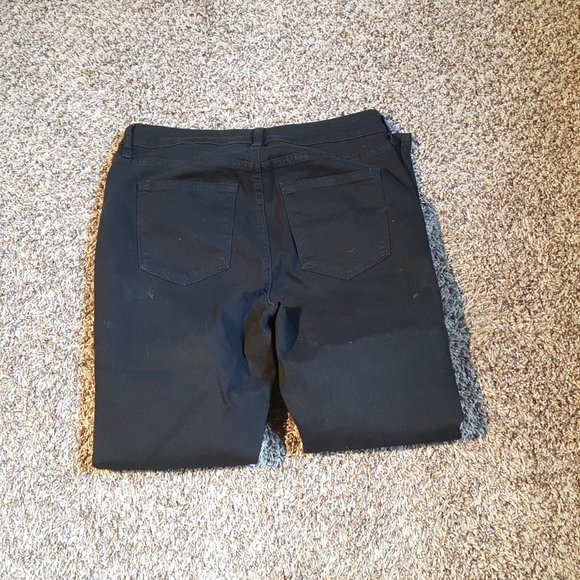 Black Skinny Jeans- NWT - Picture 4 of 4